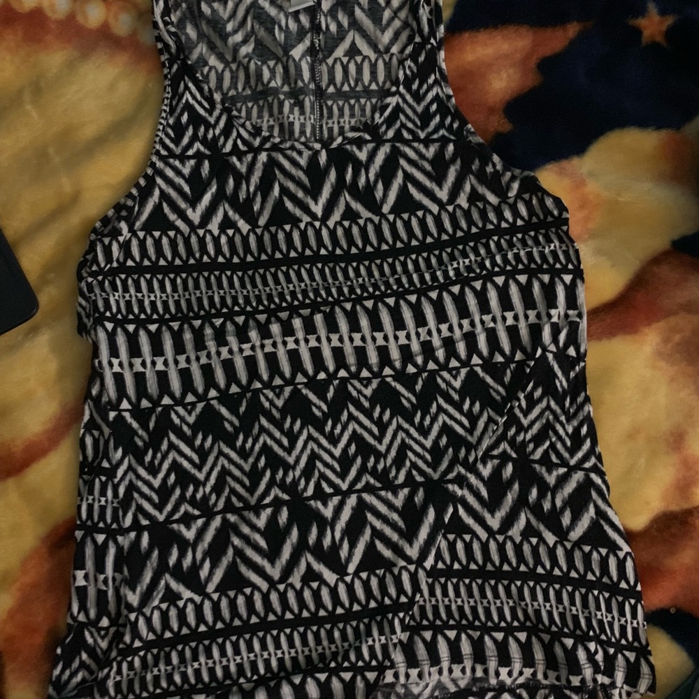 Black & white patterned tank top